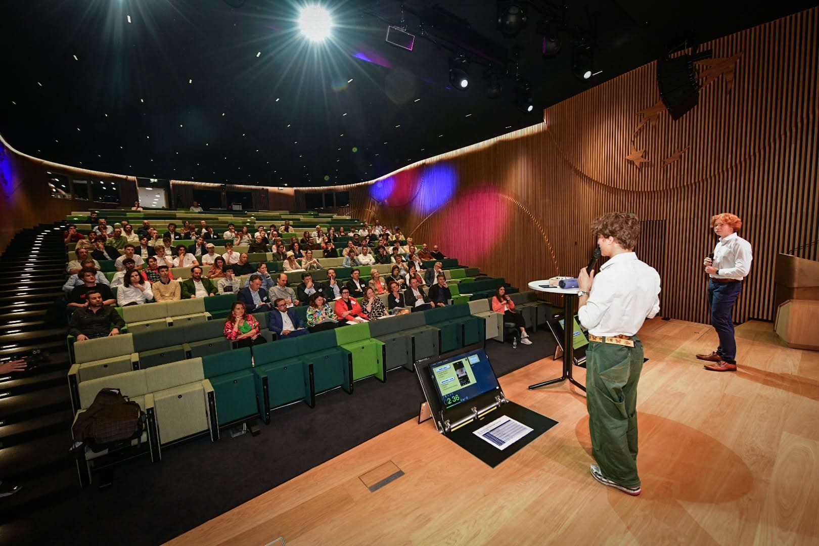 The full auditorium watching the Tunebox pitch