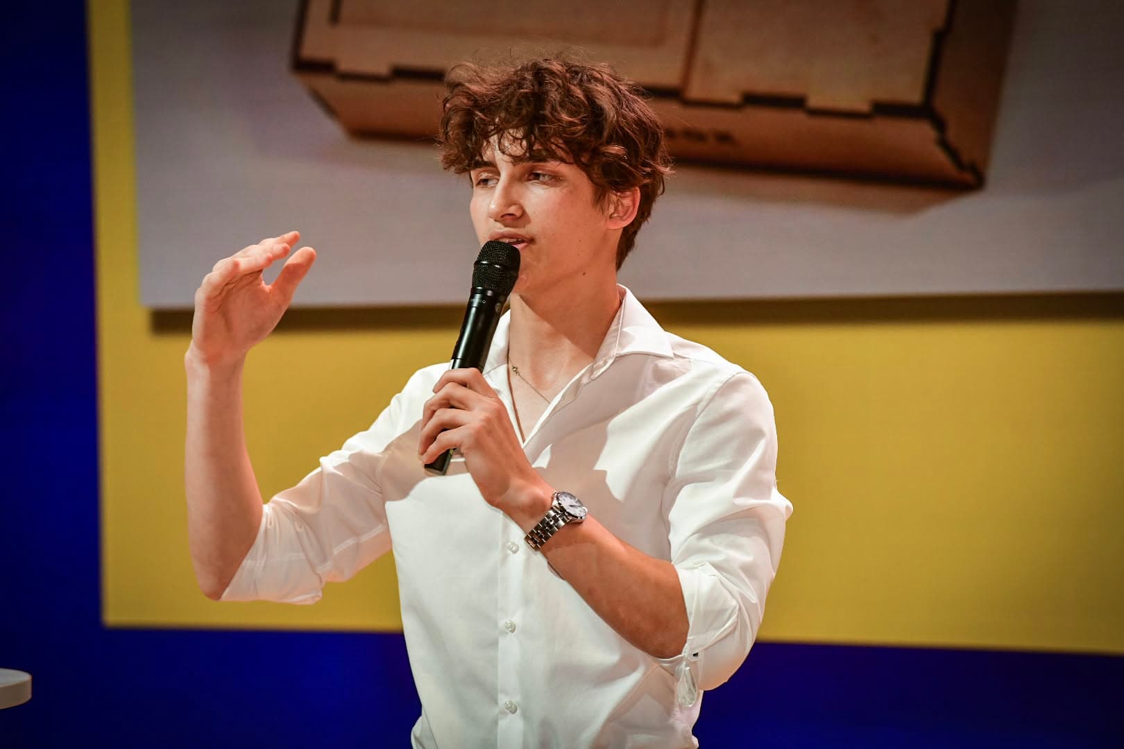Delivering the Tunebox pitch to the audience